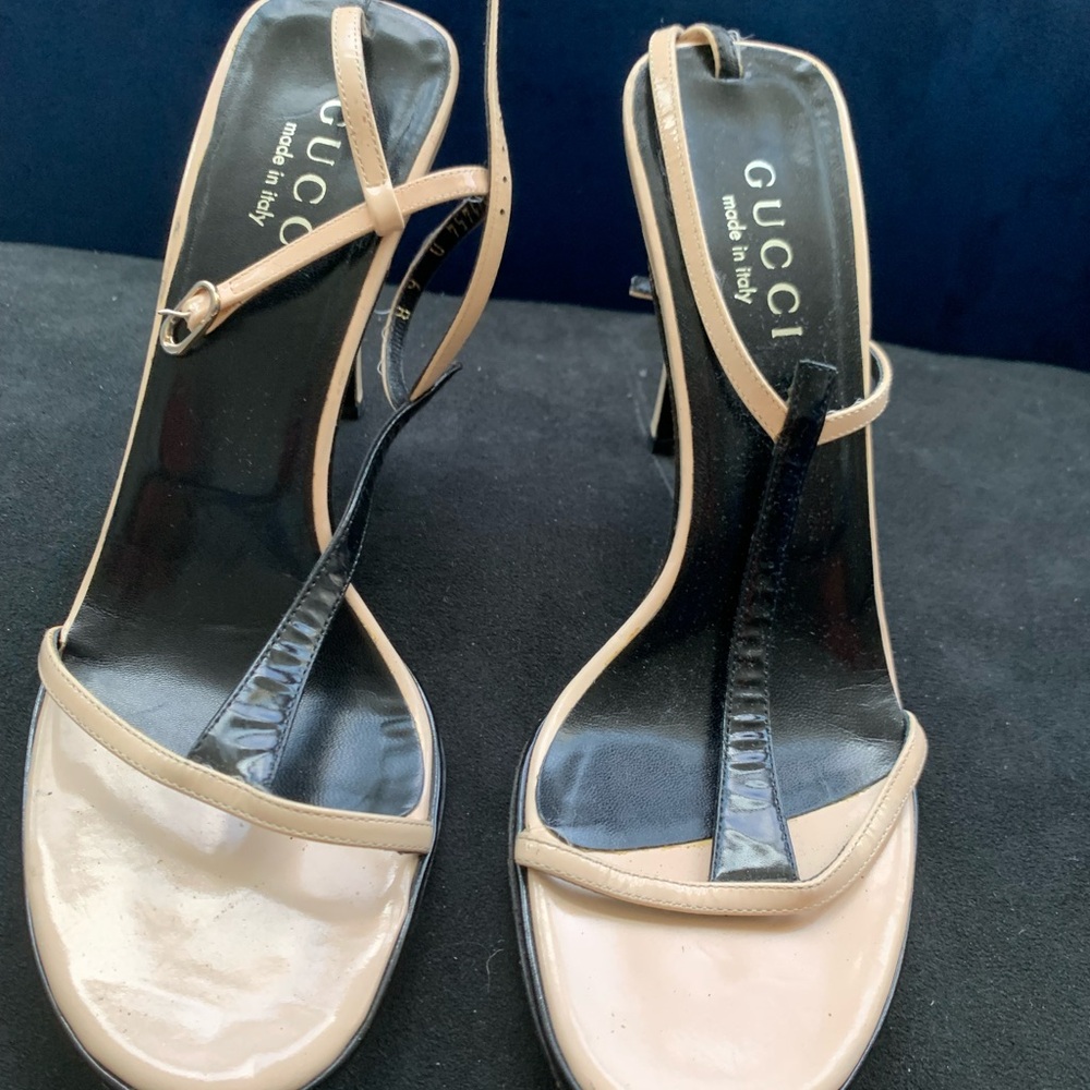 Gucci  Vintage Sandals . Beigy white with black. - Picture 6 of 9